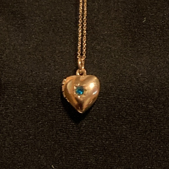 Jewelry - NEW!! Tiny Delicate Gold Heart Locket